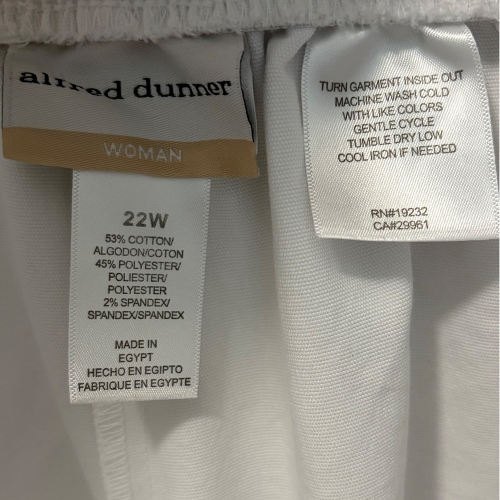 Alfred Dunner Woman White Pull On Capri Pants Pockets Lacey Hem Women's Size 22W - Picture 5 of 5